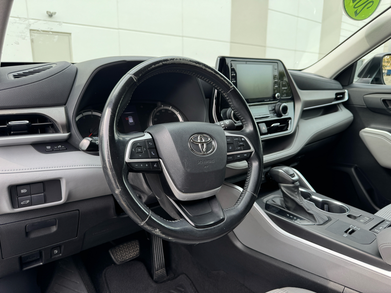 Toyota Highlander LE FWD V6 2022