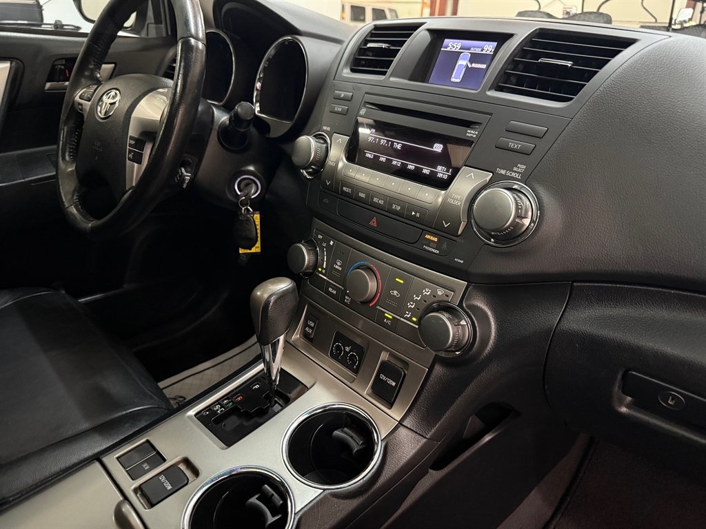 Toyota Highlander  2012