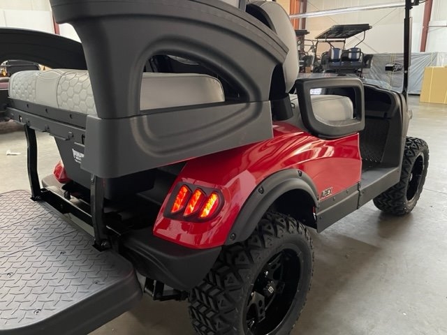 Kodiak EV APEX  2024