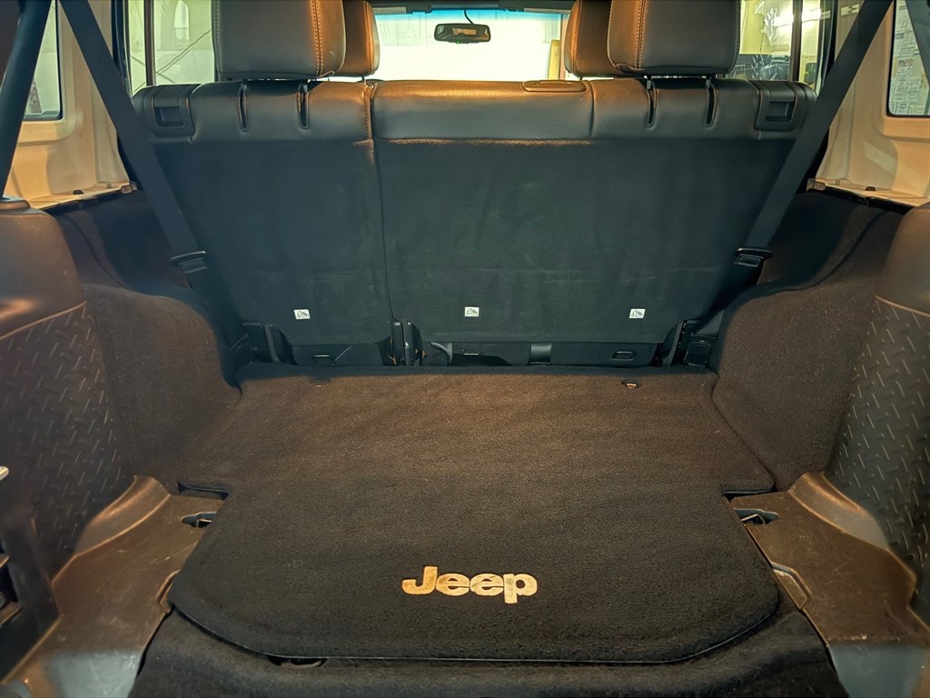 Jeep Wrangler Sahara 4x4 2015