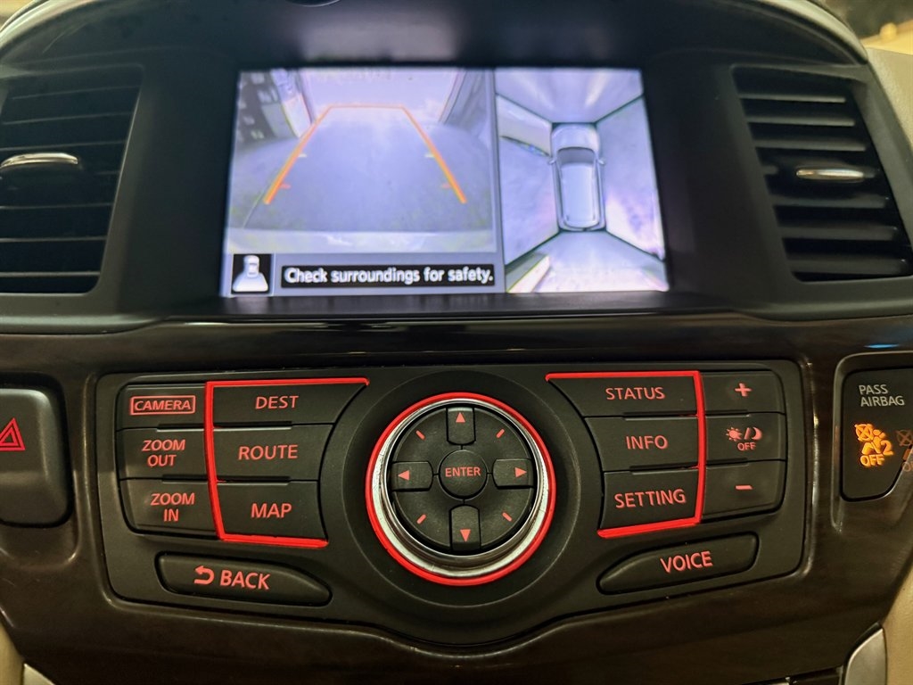 2013 Nissan Pathfinder Platinum photo 15