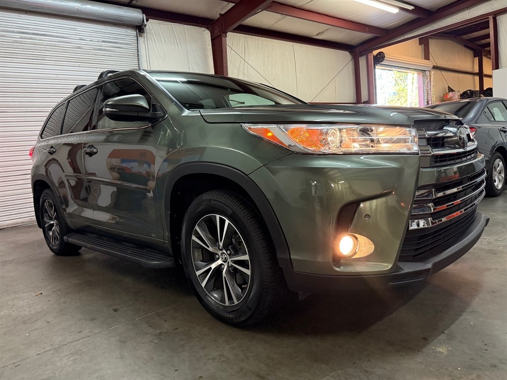 2017 Toyota Highlander LE - AWD