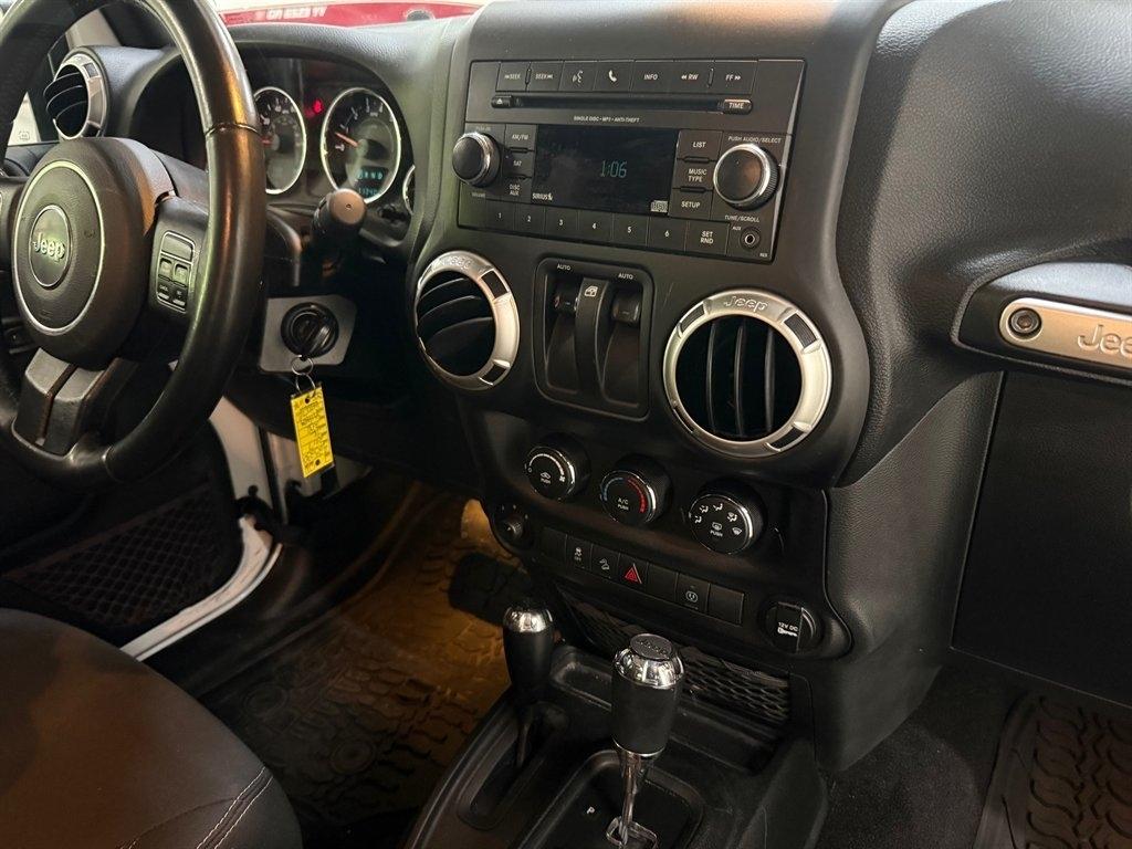 2017 Jeep Wrangler Sahara - Photo 21