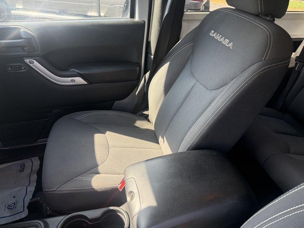 2017 Jeep Wrangler Sahara - Photo 16
