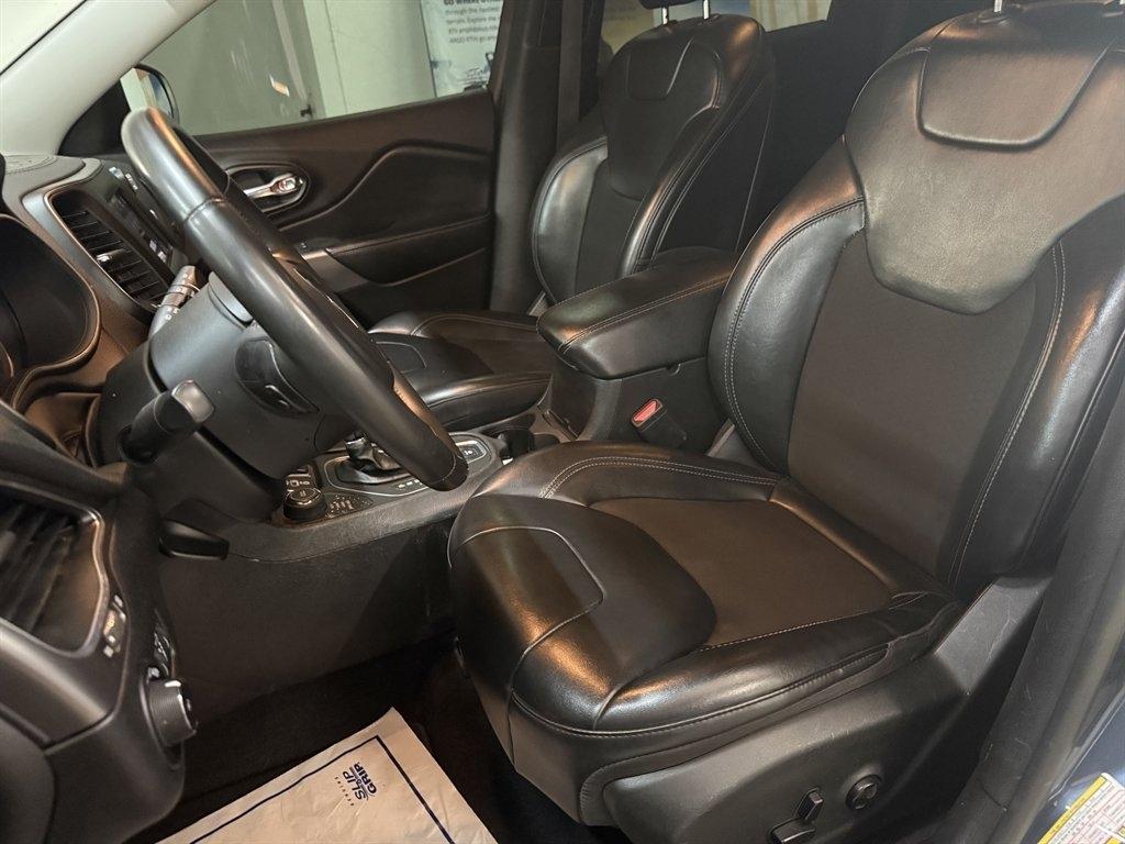 2020 Jeep Cherokee Latitude Plus - Photo 15