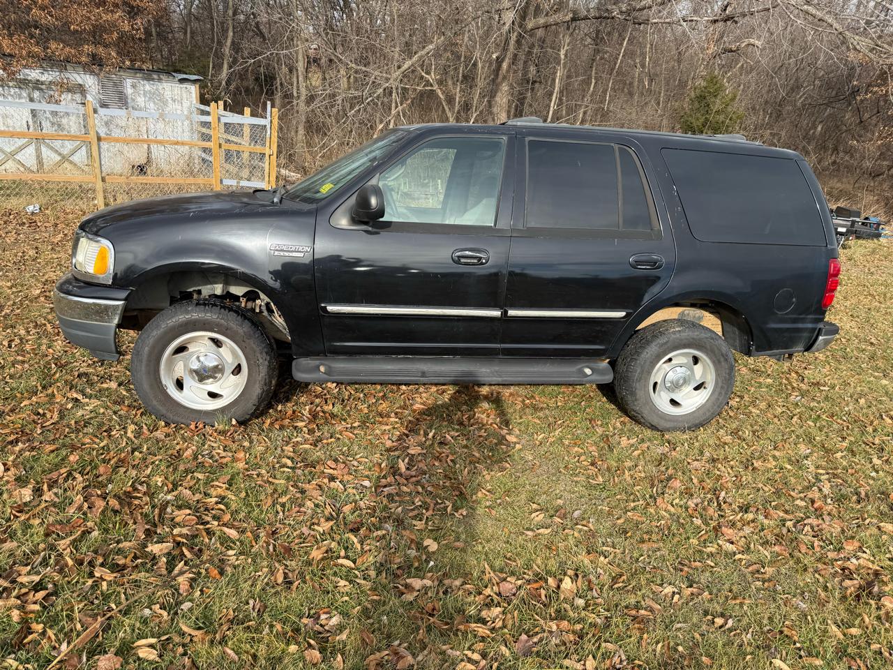 2001 Ford Expedition Base