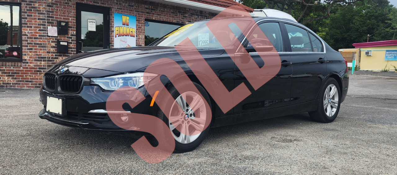 2017 BMW 3 Series 330i's photo