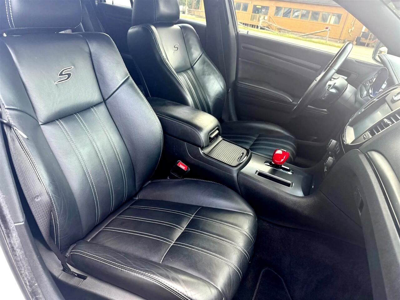 Chrysler 300 S V6 AWD 2013
