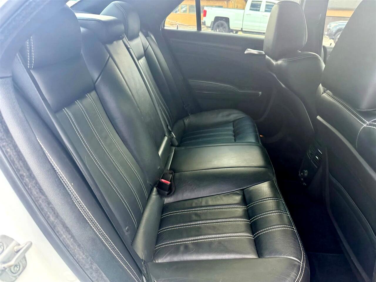 Chrysler 300 S V6 AWD 2013