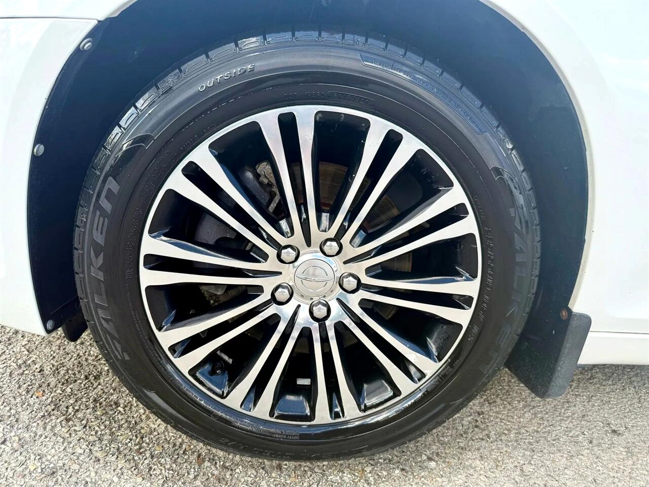 Chrysler 300 S V6 AWD 2013