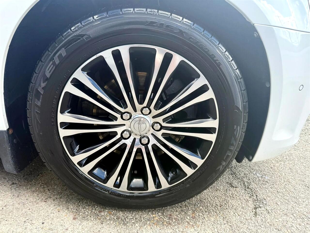 Chrysler 300 S V6 AWD 2013