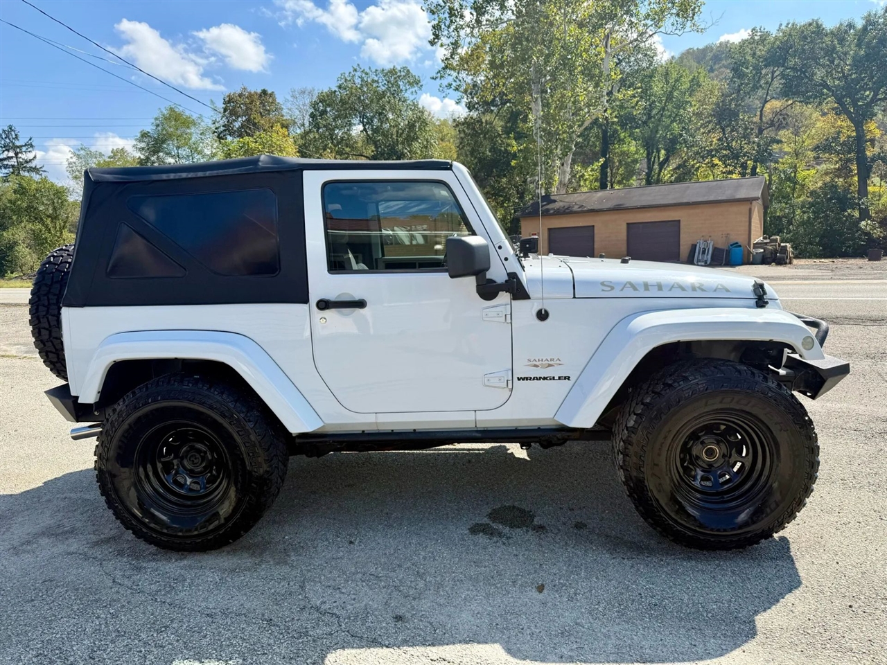 Jeep Wrangler Sahara 4WD 2013