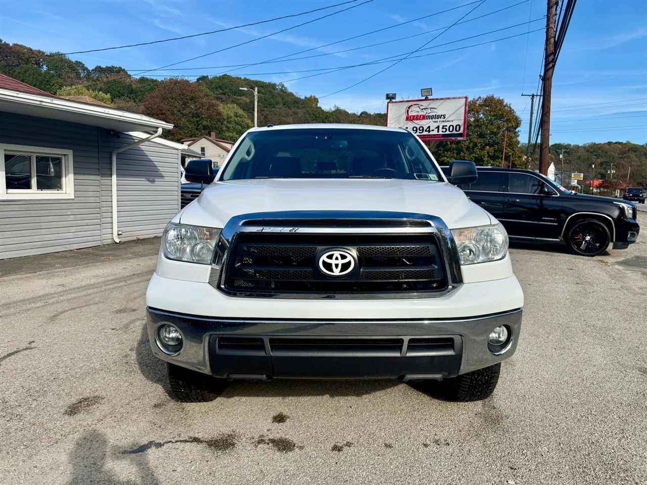Toyota Tundra Tundra-Grade CrewMax 5.7L 4WD 2012