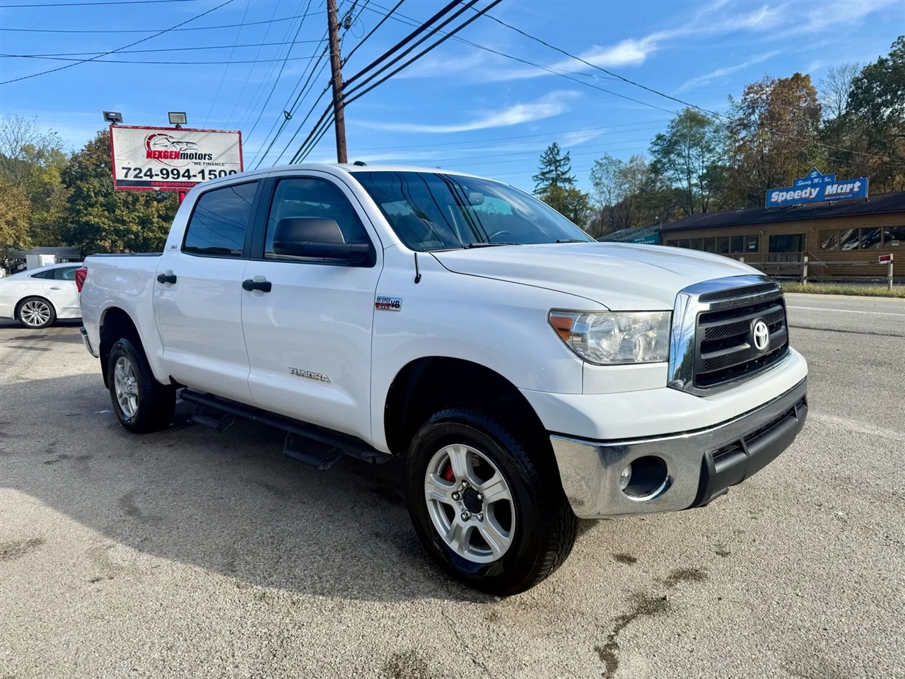 Toyota Tundra Tundra-Grade CrewMax 5.7L 4WD 2012