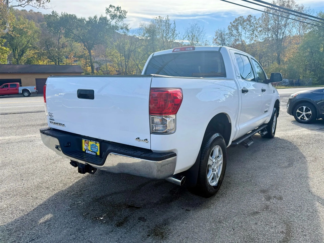 Toyota Tundra Tundra-Grade CrewMax 5.7L 4WD 2012