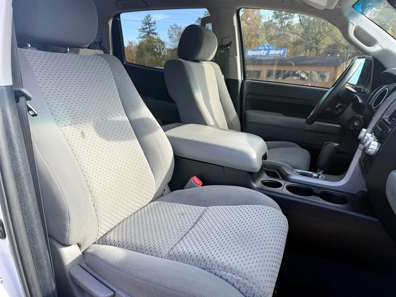 Toyota Tundra Tundra-Grade CrewMax 5.7L 4WD 2012