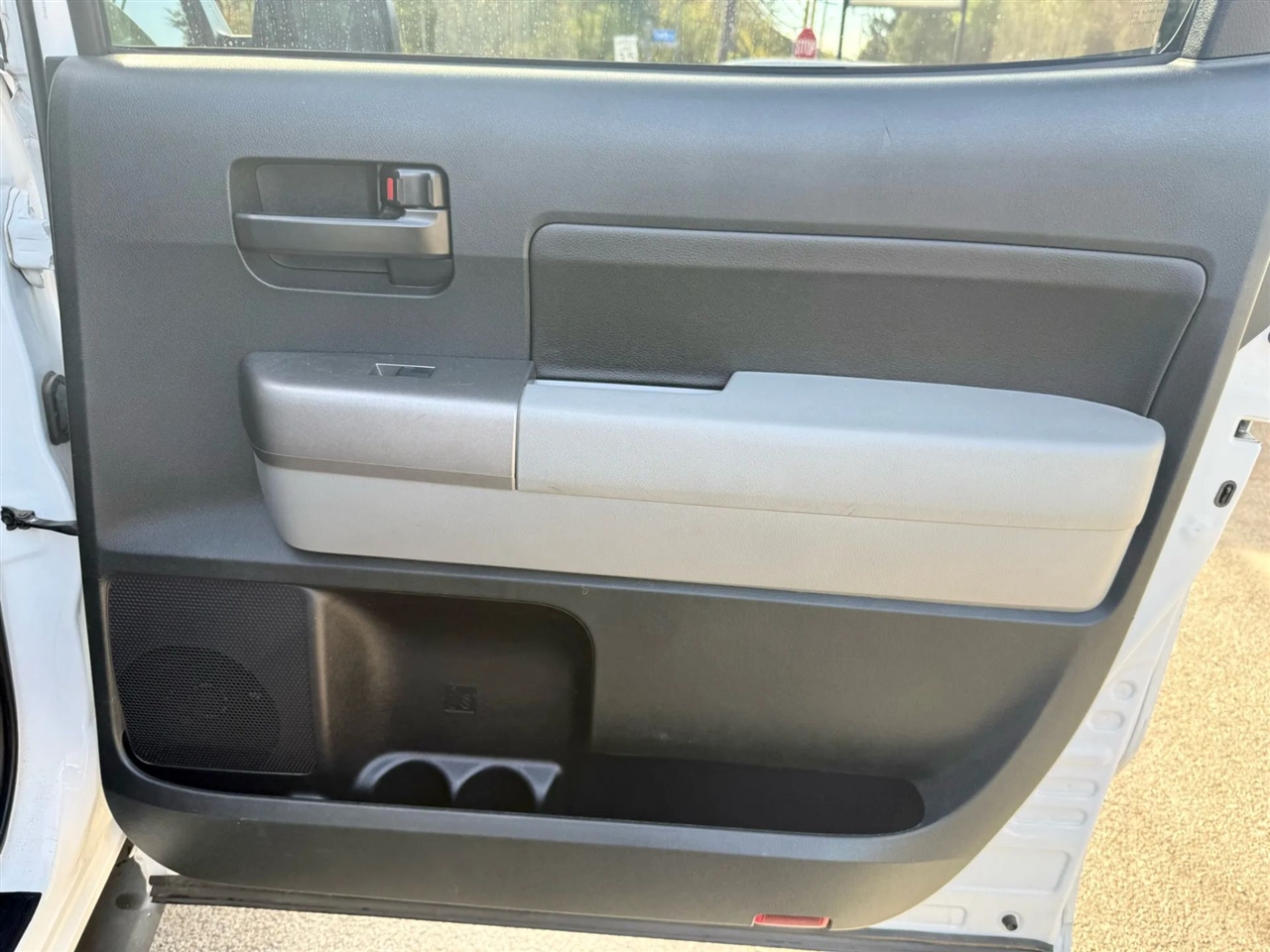 Toyota Tundra Tundra-Grade CrewMax 5.7L 4WD 2012