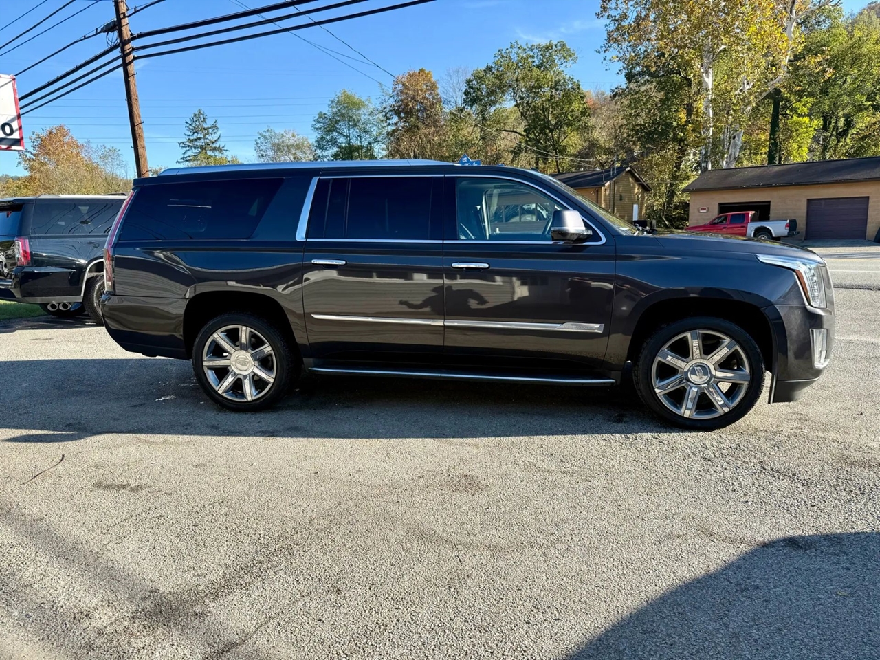 Cadillac Escalade ESV Luxury 4WD 2016