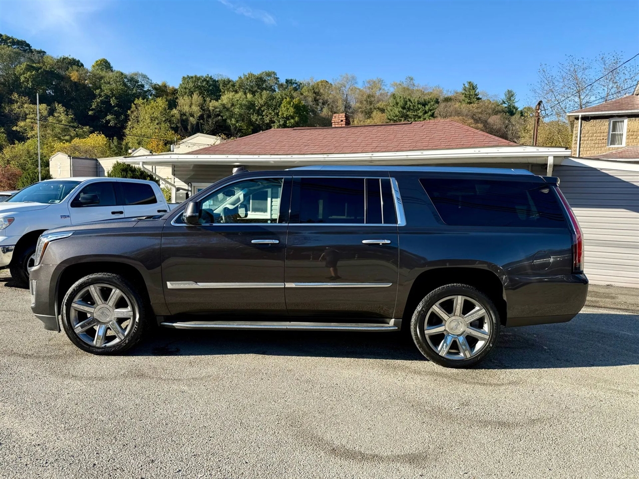Cadillac Escalade ESV Luxury 4WD 2016