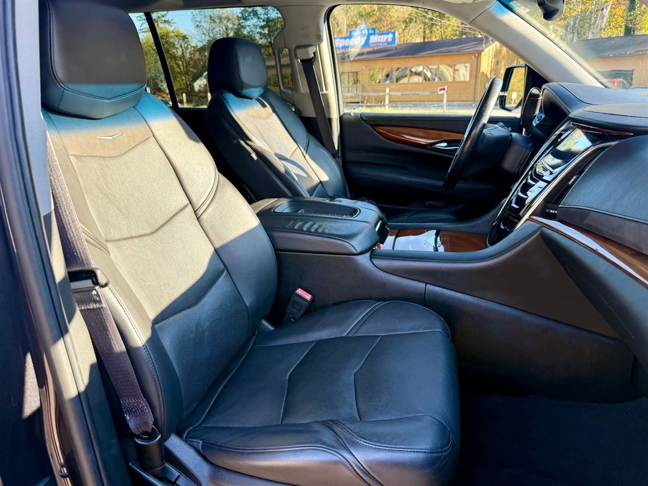 Cadillac Escalade ESV Luxury 4WD 2016
