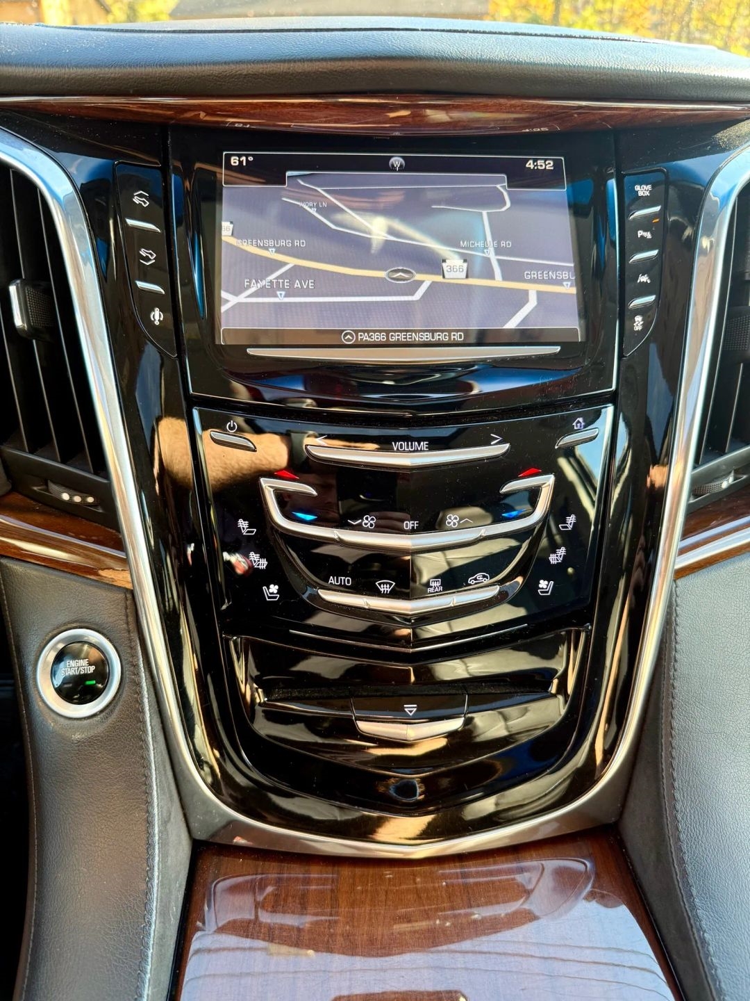 Cadillac Escalade ESV Luxury 4WD 2016