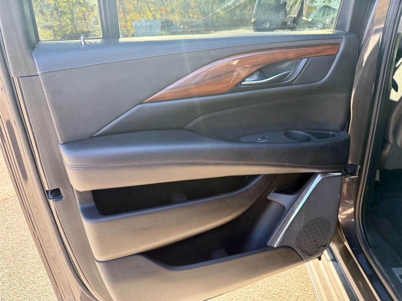 Cadillac Escalade ESV Luxury 4WD 2016