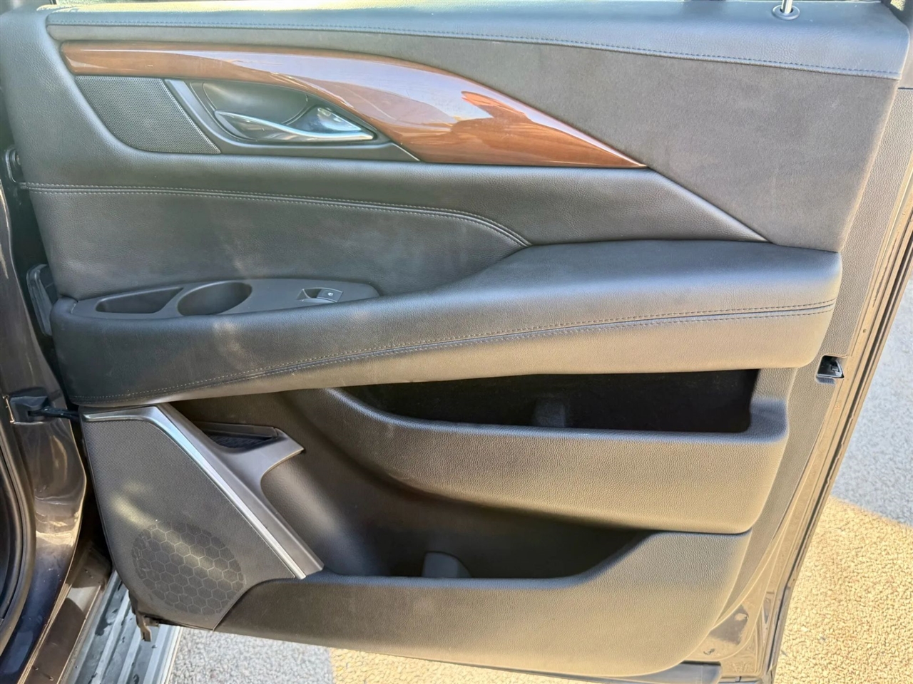 Cadillac Escalade ESV Luxury 4WD 2016