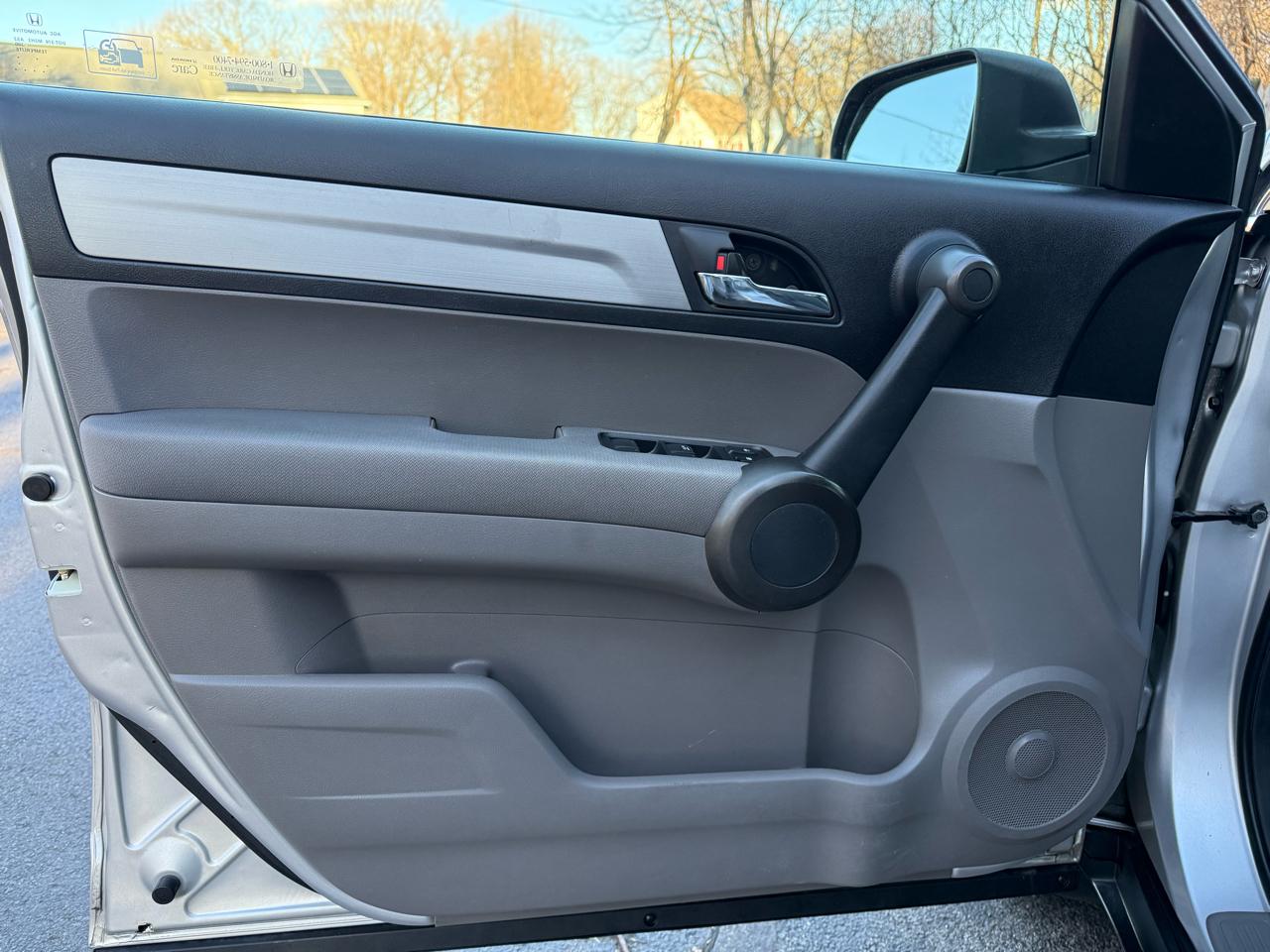 Honda CR-V SE 4WD 5-Speed AT 2011