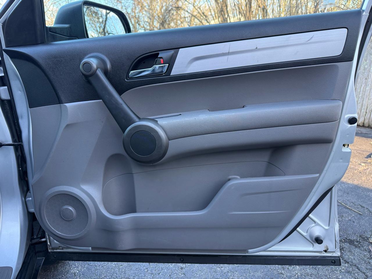 Honda CR-V SE 4WD 5-Speed AT 2011