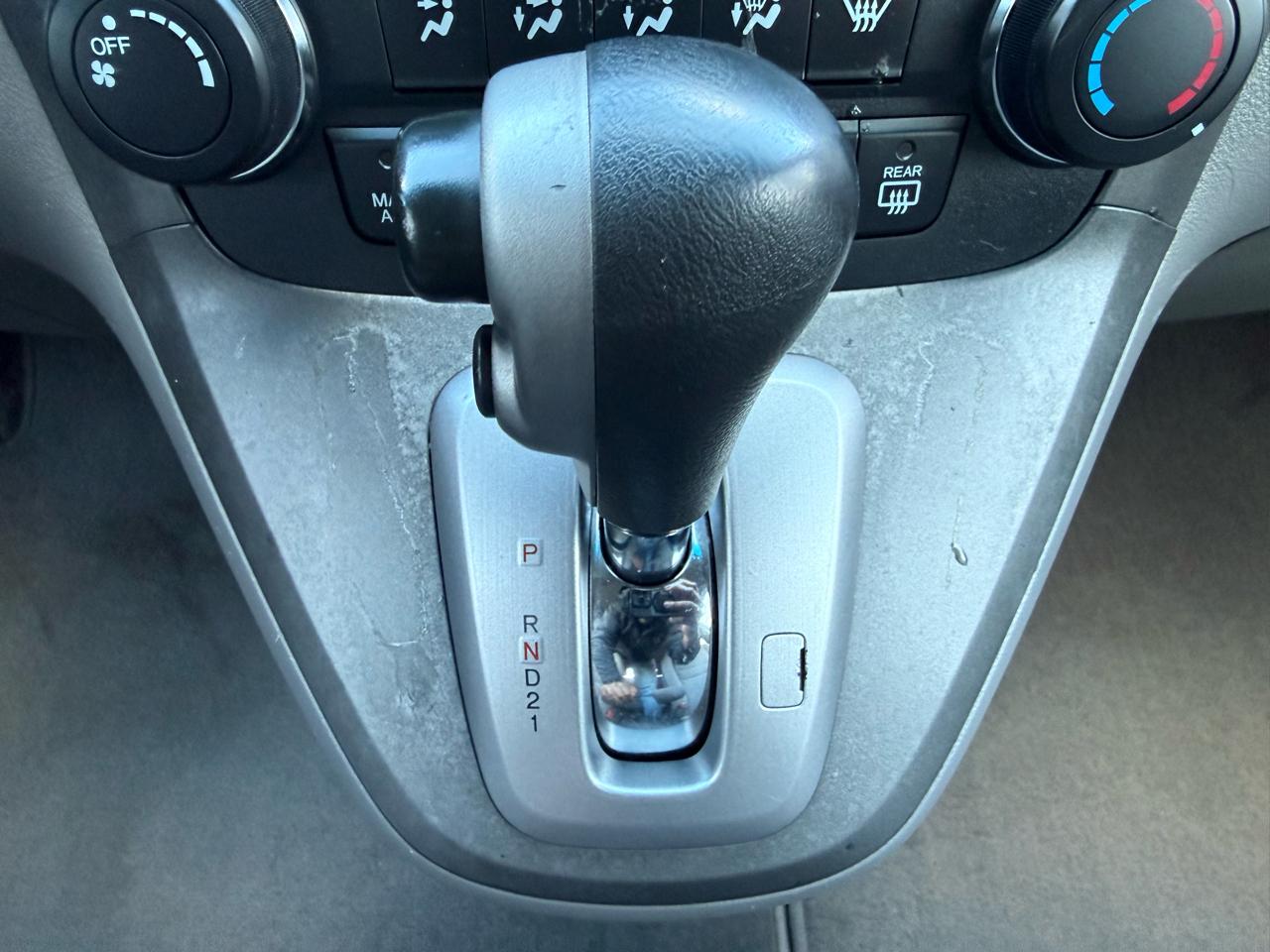 Honda CR-V SE 4WD 5-Speed AT 2011