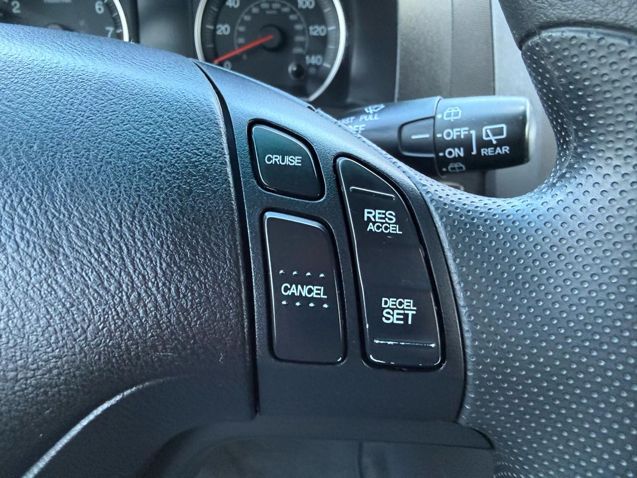 Honda CR-V SE 4WD 5-Speed AT 2011