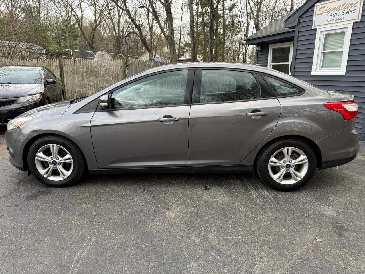 Ford Focus SE Sedan 2014