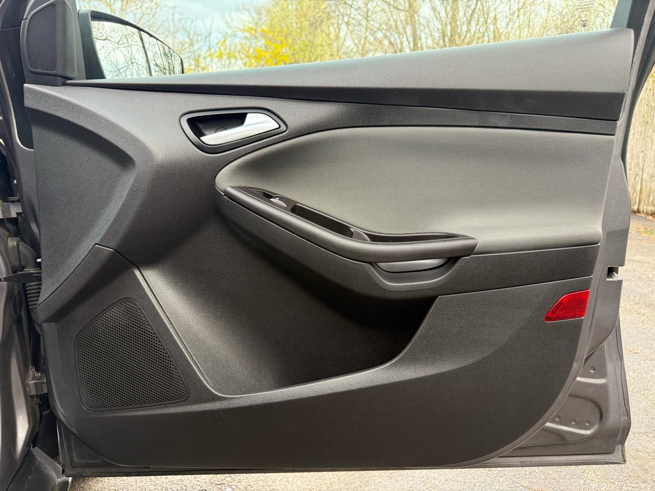 Ford Focus SE Sedan 2014