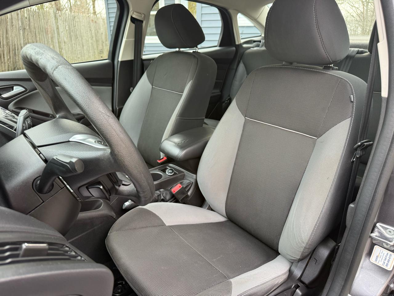 Ford Focus SE Sedan 2014