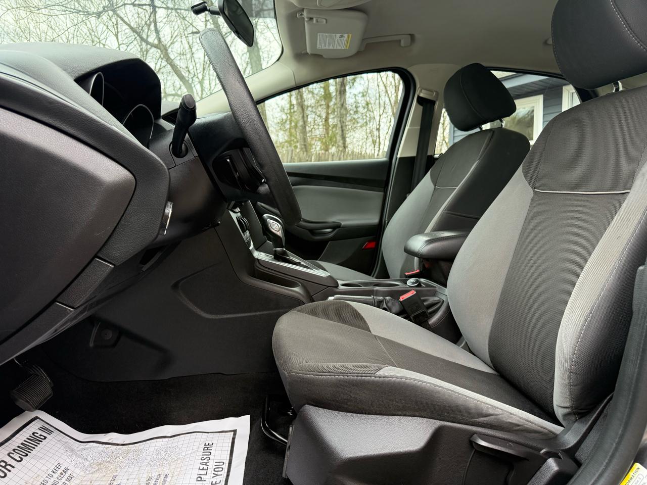 Ford Focus SE Sedan 2014