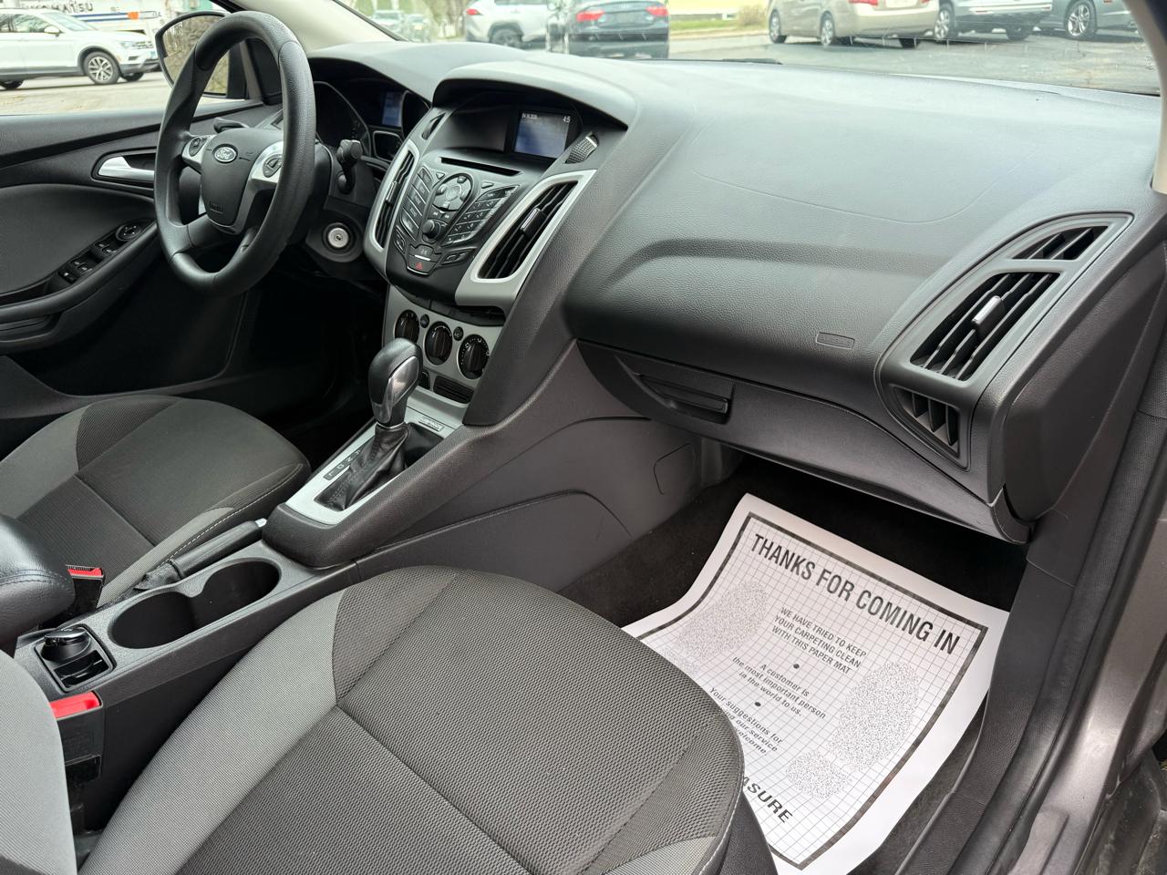 Ford Focus SE Sedan 2014