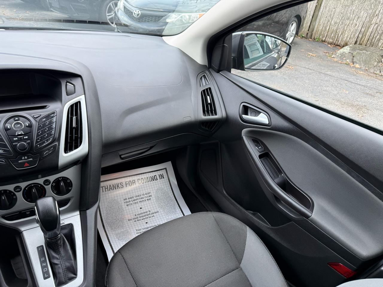 Ford Focus SE Sedan 2014