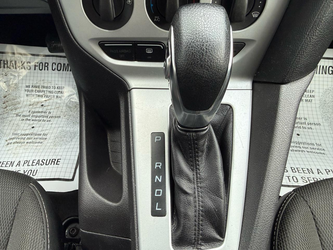 Ford Focus SE Sedan 2014