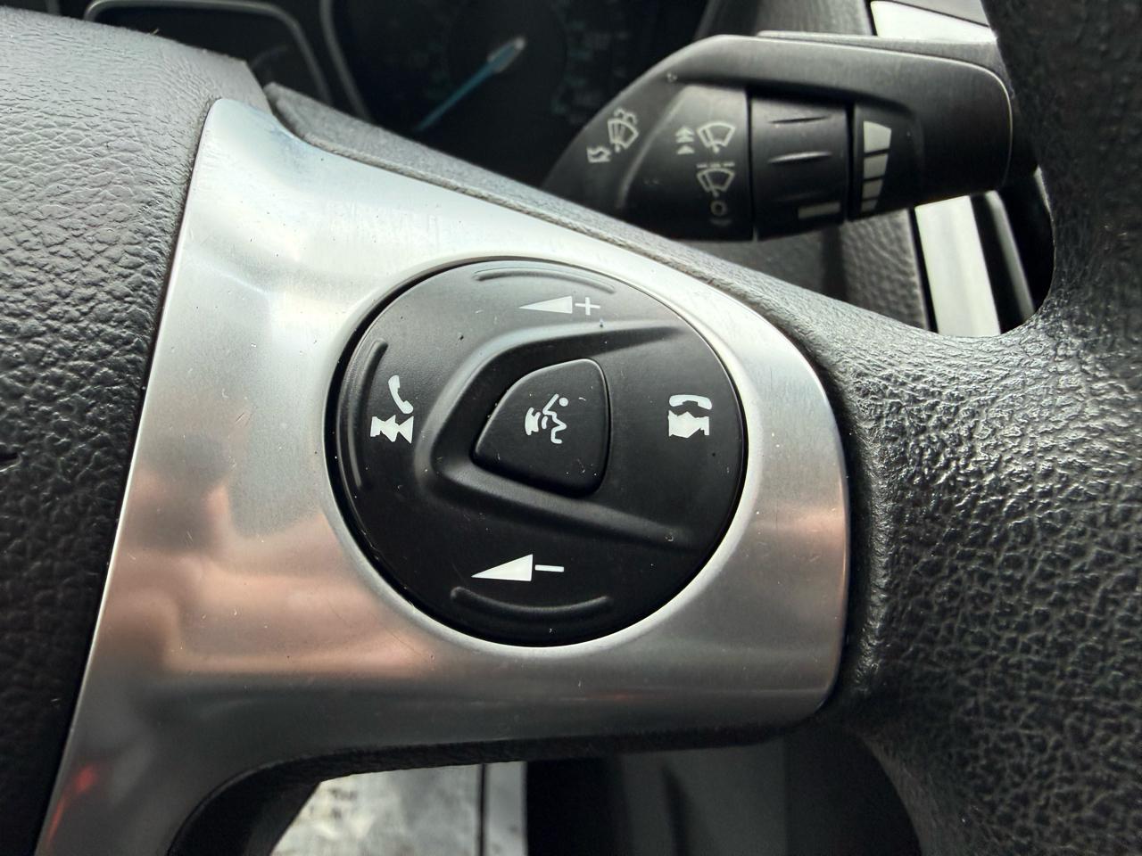 Ford Focus SE Sedan 2014