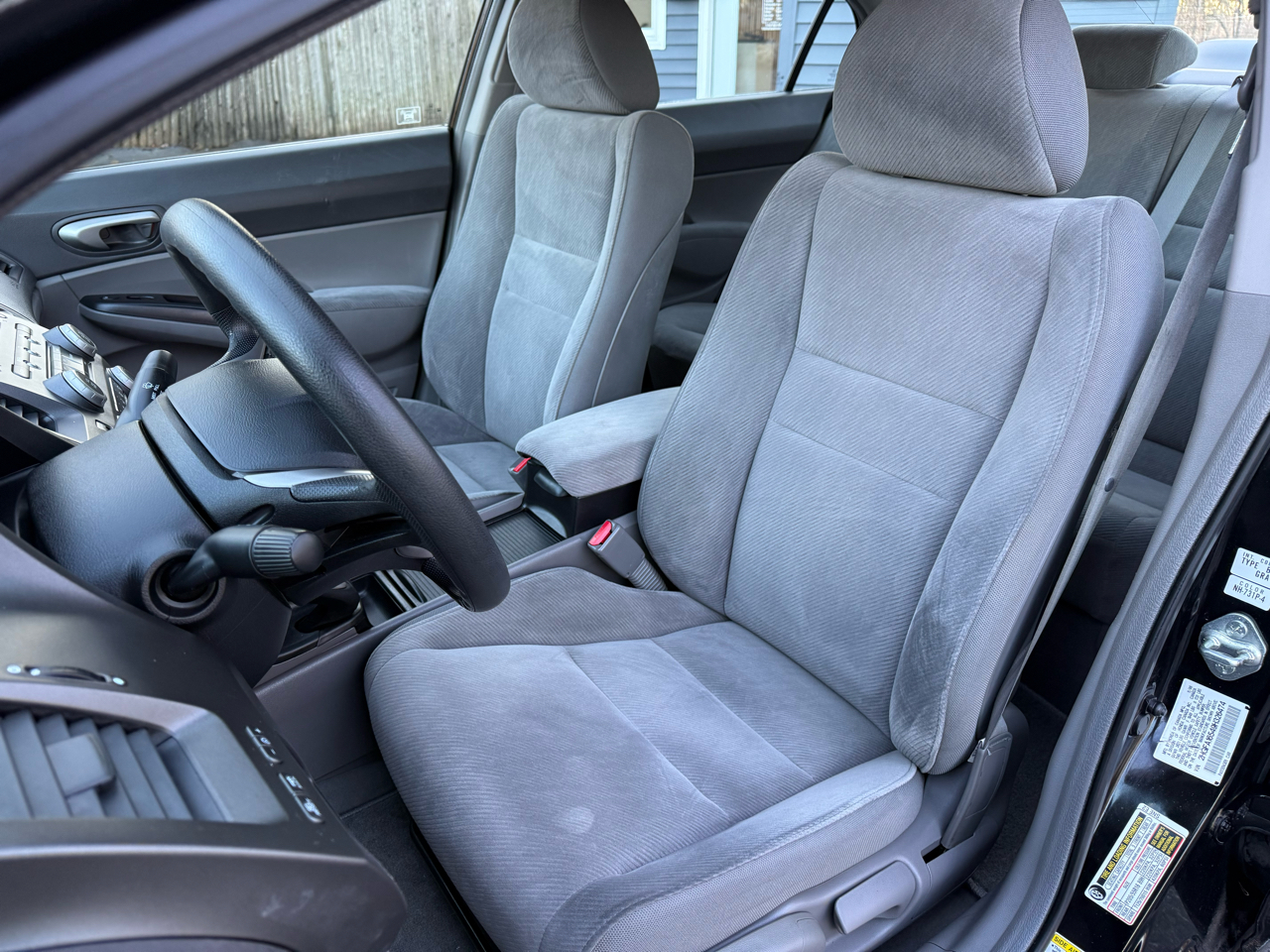 Honda Civic LX Sedan 5-Speed AT 2009