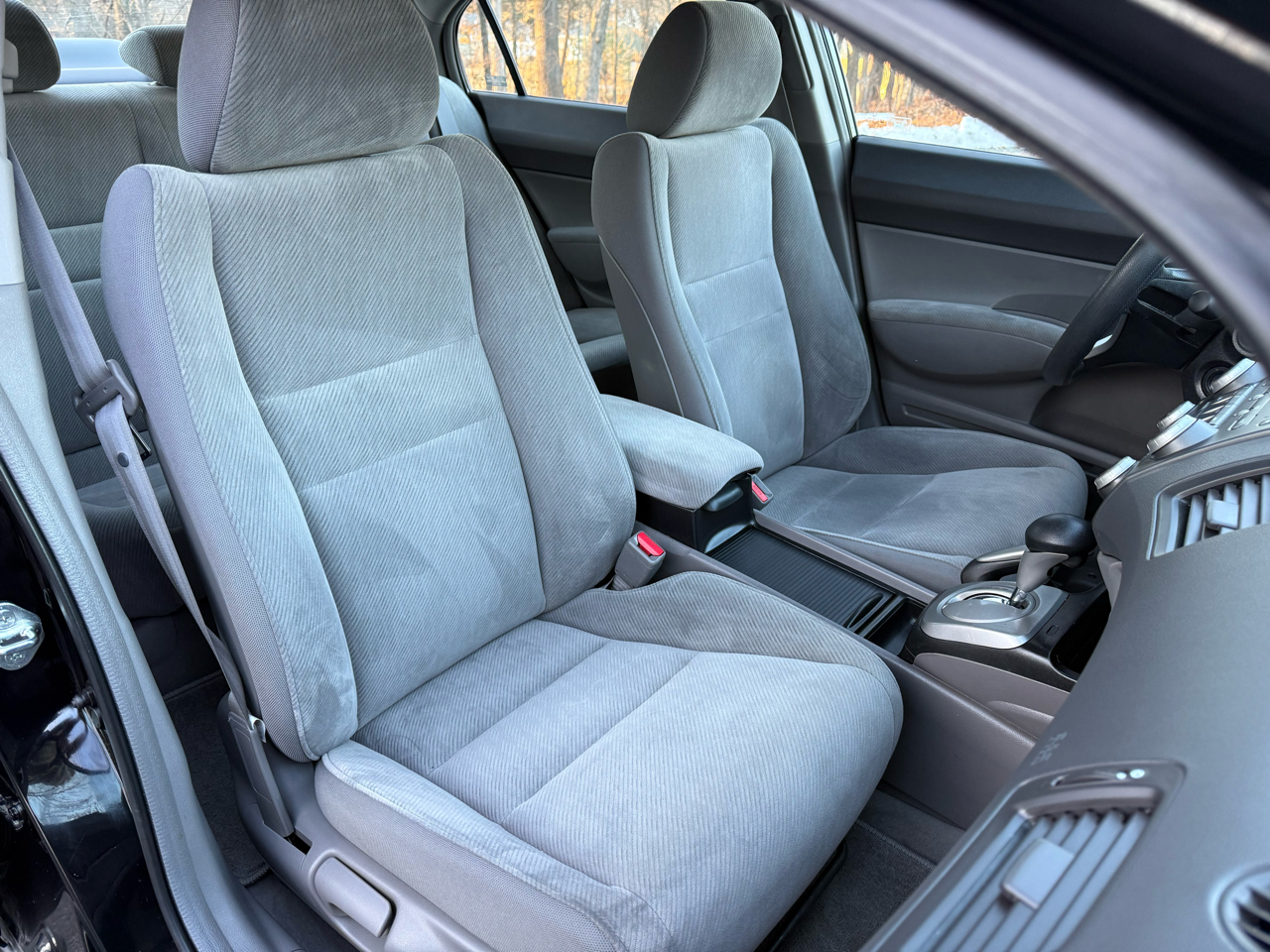 Honda Civic LX Sedan 5-Speed AT 2009