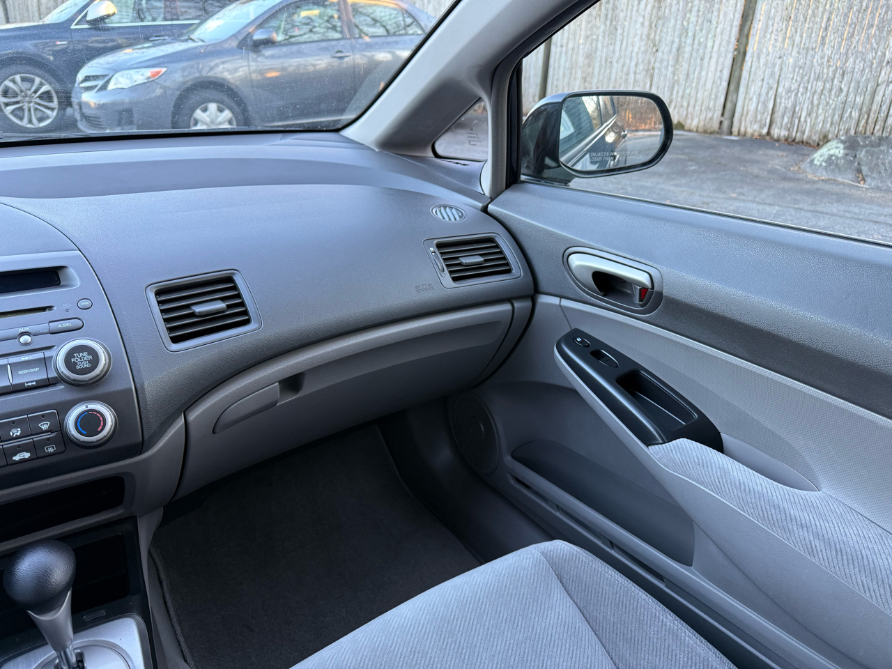 Honda Civic LX Sedan 5-Speed AT 2009