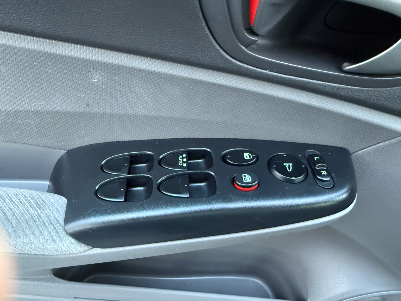 Honda Civic LX Sedan 5-Speed AT 2009