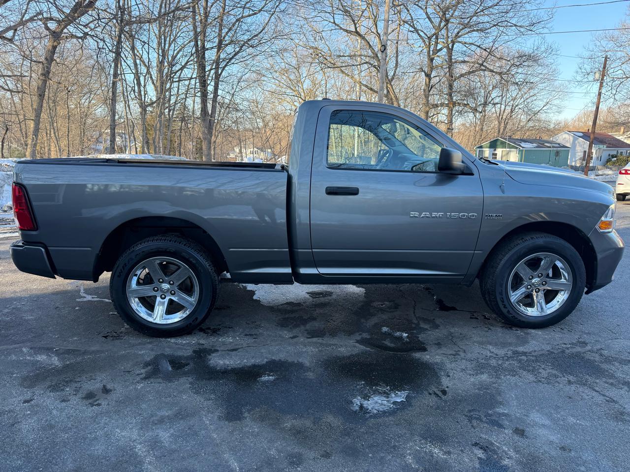 RAM 1500 ST SWB 4WD 2012