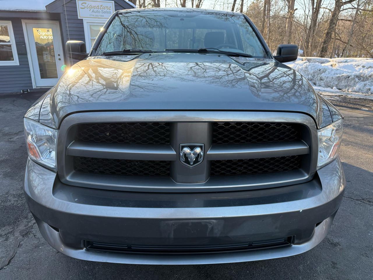RAM 1500 ST SWB 4WD 2012