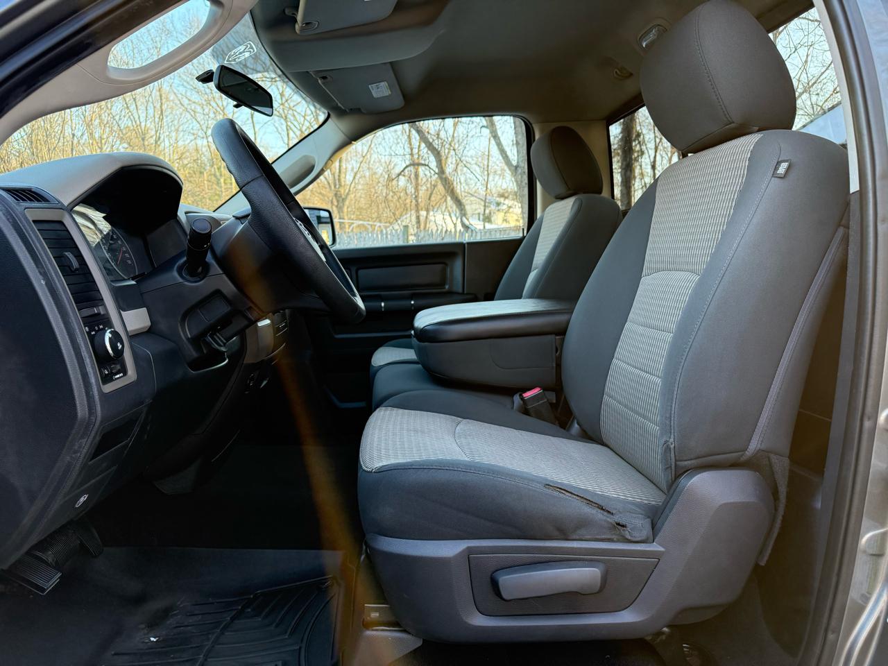 RAM 1500 ST SWB 4WD 2012