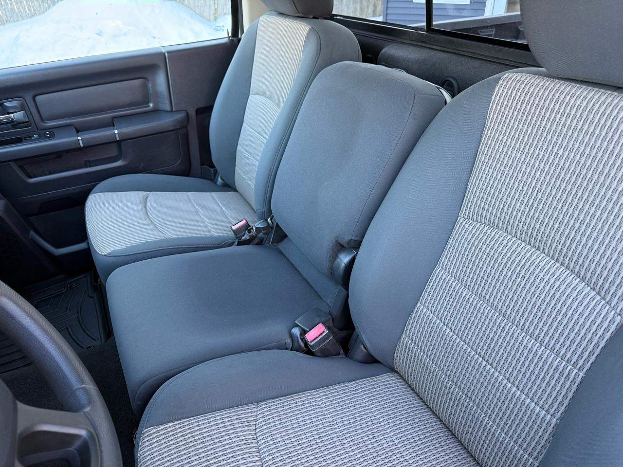 RAM 1500 ST SWB 4WD 2012