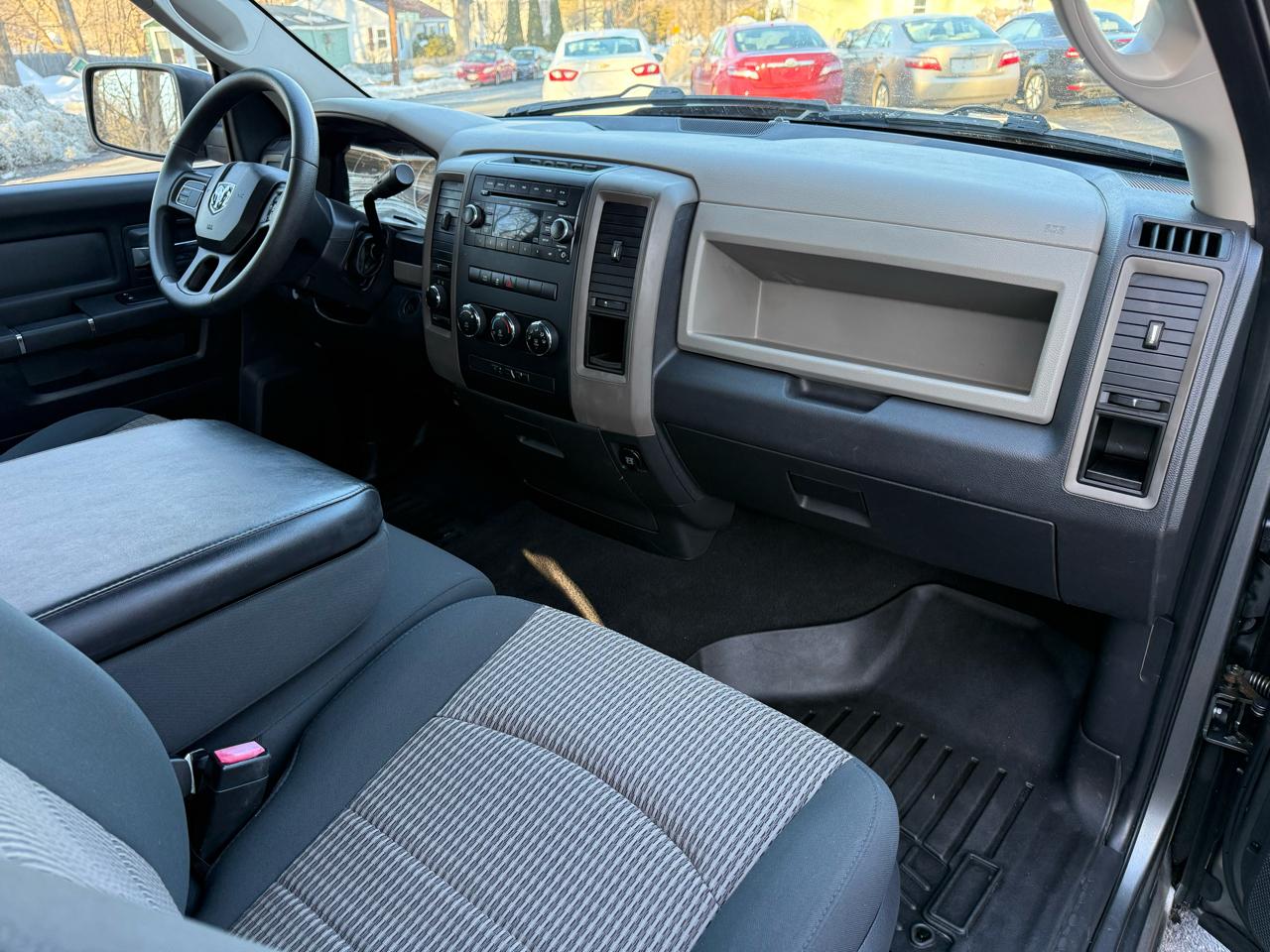 RAM 1500 ST SWB 4WD 2012