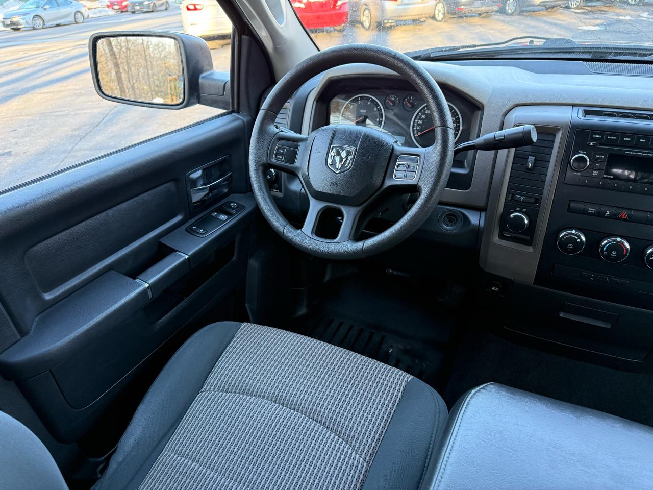 RAM 1500 ST SWB 4WD 2012