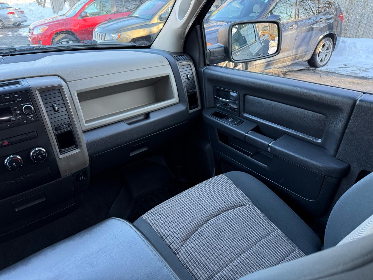 RAM 1500 ST SWB 4WD 2012